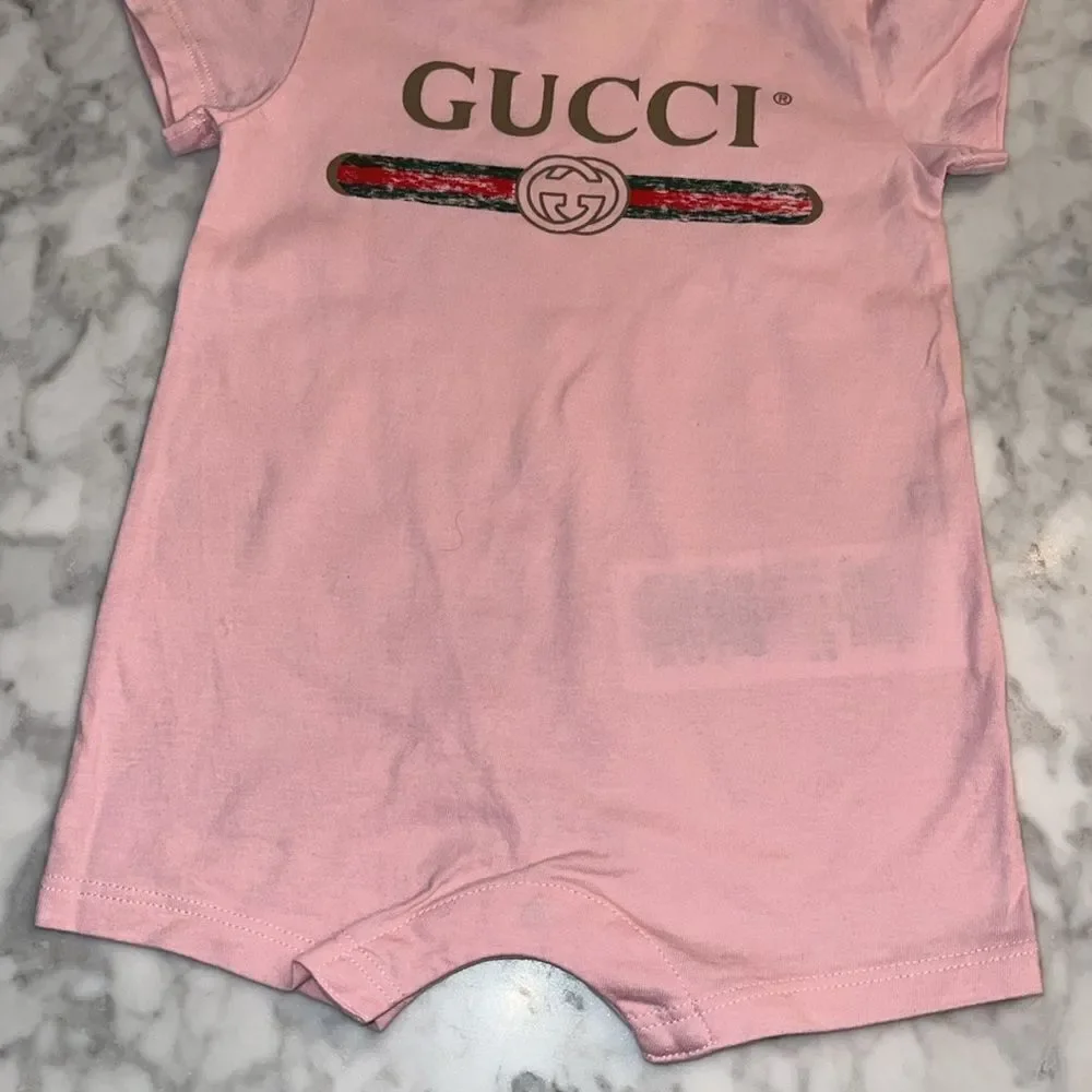 GUCCI PINK LOGO 3 PIECE BABYSUIT GIFT SET 3/6M
